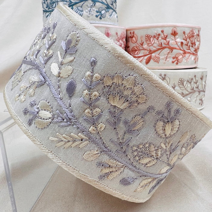 【50cm単位】 刺繍リボン ノンスパンコール 天まで届け 空に向かって咲く花② 布地 幅約6.2cm 230727001