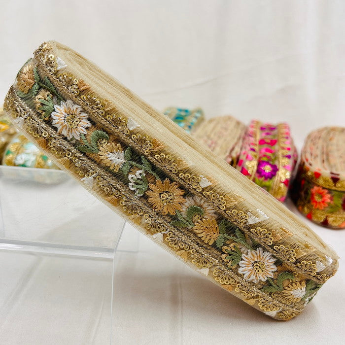 【50cm単位】 刺繍リボン 一年の時を超えて 心がトキメク美しさ 宝石のような花柄 刺繍リボン チュール 幅約4.4cm 230815001