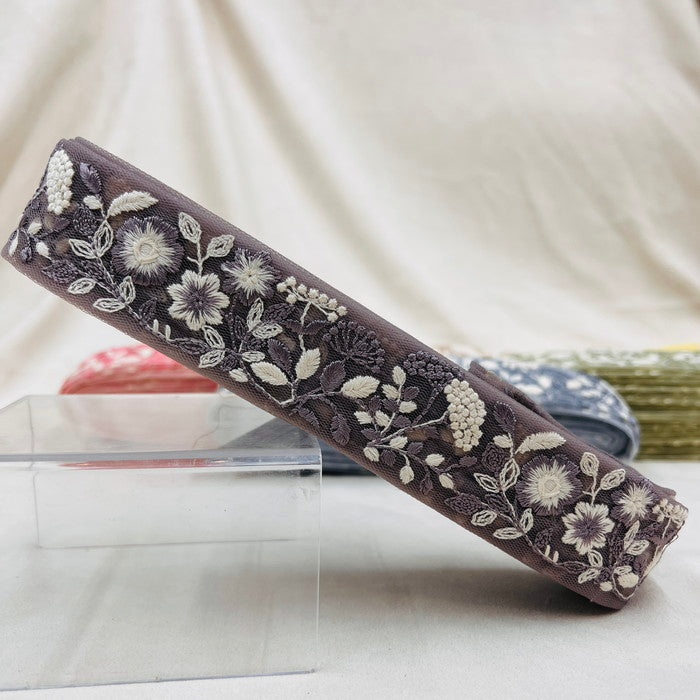 【50cm単位】 刺繍リボン ノンスパンコール 同系色の糸で紡ぐ花柄 溢れ出す美しさ 刺繍リボン チュール 幅約3.8cm 230815003