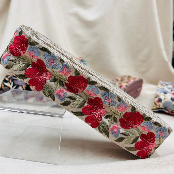 【50cm単位】 刺繍リボン ノンスパンコール 水中で揺蕩う 水中花の花束みたいな 布地 幅約5.1cm 230815008