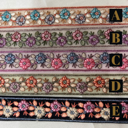 【50cm単位】 刺繡リボン 待望！細幅！ シックな小花柄刺繡リボン チュール 幅約2.8cm 230404020