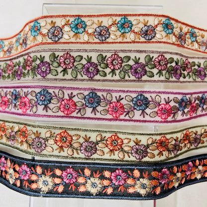 【50cm単位】 刺繡リボン 待望！細幅！ シックな小花柄刺繡リボン チュール 幅約2.8cm 230404020