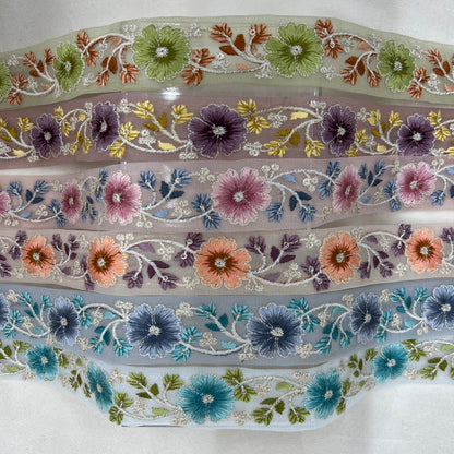 【50cm単位】 刺繍リボン 瑞々しい色彩！カラフルなお花畑花柄刺繡リボン チュール 幅約3.4cm 230404021