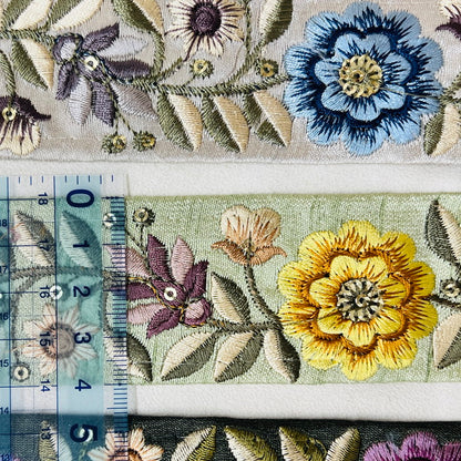 【50cm単位】 刺繍リボン シック＆ビューティー くすみカラーが美しい 大人可愛い花柄 布地 幅約4cm 230610010
