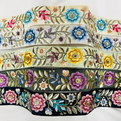 【50cm単位】 刺繍リボン シック＆ビューティー くすみカラーが美しい 大人可愛い花柄 布地 幅約4cm 230610010