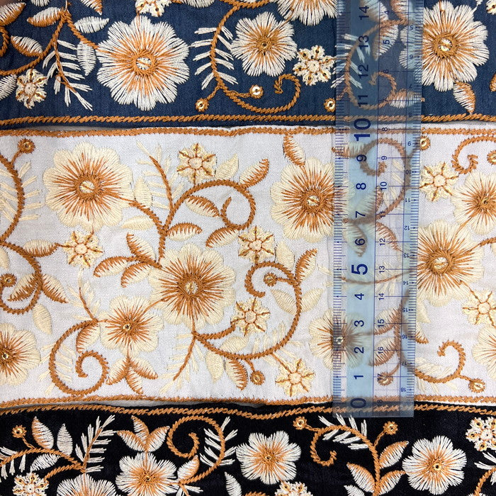 【50cm単位】 刺繍リボン 運命を変える 受け継がれた伝統の唐草の花柄 生地 スパンコール 幅約10cm 230722002