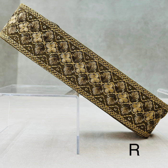 【50cm単位】 刺繍リボン 再再再入荷！！ キラキラ金糸 大人気格子花柄 布地 幅約4.6cm 230722007