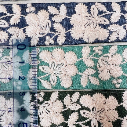 【50cm単位】 刺繍リボン ノンスパンコール 白い雲の花が咲く 空の世界  刺繍リボン 布地 幅約2.8cm　2308021001