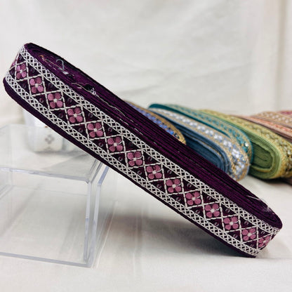 【50cm単位】 刺繍リボン 待望の再再再入荷 格子柄とお花のチェーン 布地 幅約2.7cm~約3.1cm 230929003