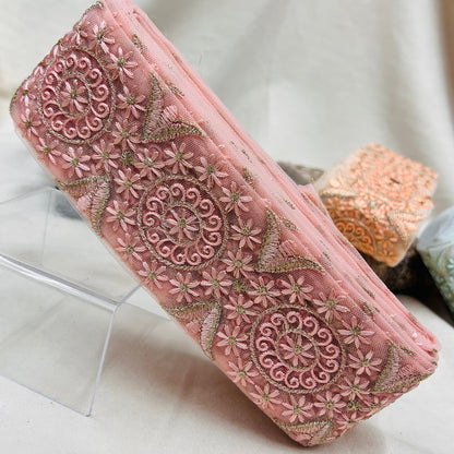 【50cm単位】 刺繍リボン 同系色の刺繡 小花柄のサークル チュール 幅約7.5cm 231003002