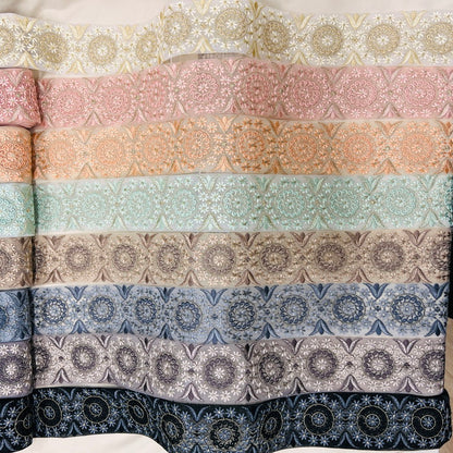 【50cm単位】 刺繍リボン 同系色の刺繡 小花柄のサークル チュール 幅約7.5cm 231003002