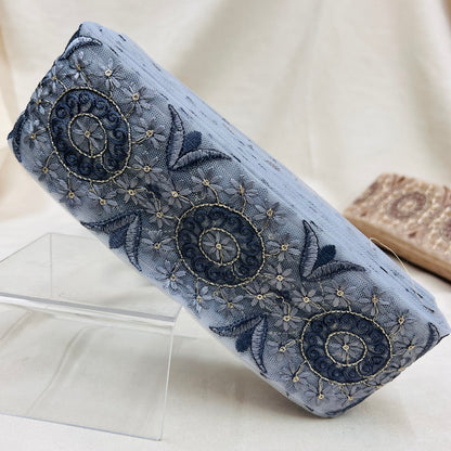 【50cm単位】 刺繍リボン 同系色の刺繡 小花柄のサークル チュール 幅約7.5cm 231003002