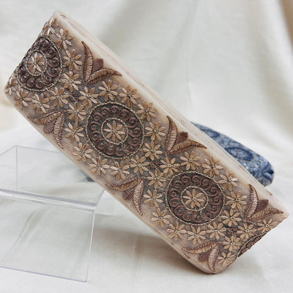 【50cm単位】 刺繍リボン 同系色の刺繡 小花柄のサークル チュール 幅約7.5cm 231003002