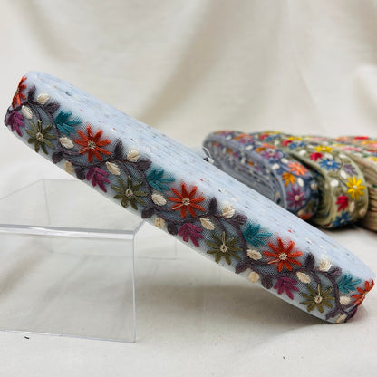 【50cm単位】 刺繍リボン 細幅 ポップなカラー 可愛いが溢れ出す 虹色の花畑 チュール 幅約3.1cm 230930004