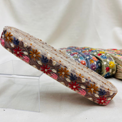 【50cm単位】 刺繍リボン 細幅 ポップなカラー 可愛いが溢れ出す 虹色の花畑 チュール 幅約3.1cm 230930004