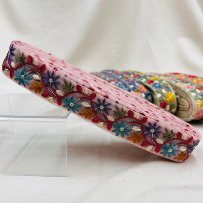 【50cm単位】 刺繍リボン 細幅 ポップなカラー 可愛いが溢れ出す 虹色の花畑 チュール 幅約3.1cm 230930004