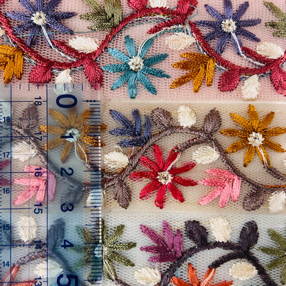 【50cm単位】 刺繍リボン 細幅 ポップなカラー 可愛いが溢れ出す 虹色の花畑 チュール 幅約3.1cm 230930004