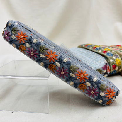 【50cm単位】 刺繍リボン 細幅 ポップなカラー 可愛いが溢れ出す 虹色の花畑 チュール 幅約3.1cm 230930004