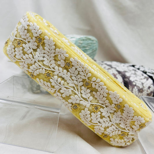 刺繍リボン-【50cm単位】 刺繍リボン 星の花がキラリ 穏やかに揺れる シルバーリーフ チュール 幅約6.3cm 230930006-心が躍る刺繍リボン屋 by船場マップ