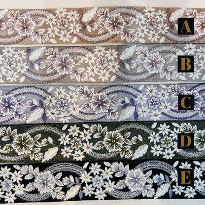 【50cm単位】 刺繍リボン 流れるような 曲線美 花を背負いたい 手鞠のような花 布地 幅約4cm 231204005
