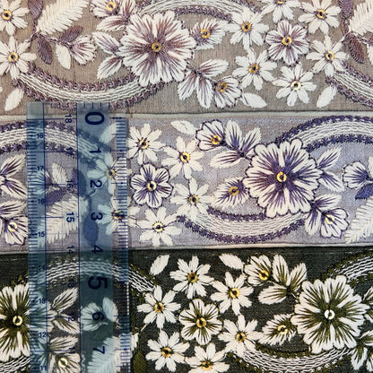 【50cm単位】 刺繍リボン 流れるような 曲線美 花を背負いたい 手鞠のような花 布地 幅約4cm 231204005