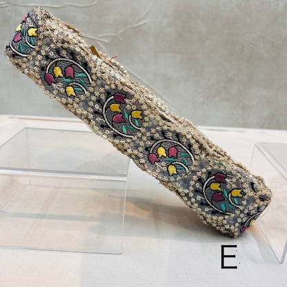 【50cm単位】 刺繍リボン カラフル ポップ メロディが 聴こえる スズランの 音符 チュール 幅約4.1cm 240116008