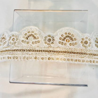 【50cm単位】 刺繍リボン ホワイトリボン 雪の王国の 丸いお花の お家 チュール 幅約4.5cm 240116012