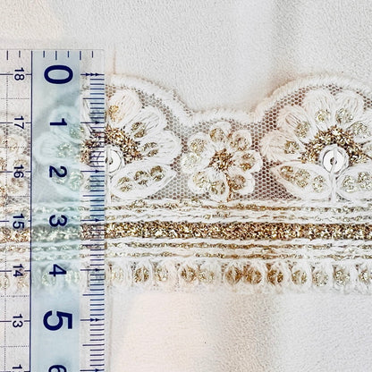 【50cm単位】 刺繍リボン ホワイトリボン 雪の王国の 丸いお花の お家 チュール 幅約4.5cm 240116012