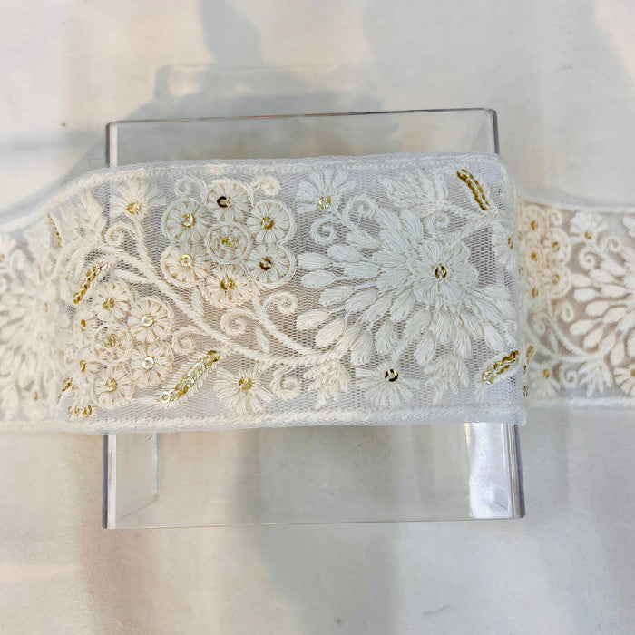 【50cm単位】 刺繍リボン ホワイトリボン 美しい花々 優しさのブーケ チュール 幅約6.2cm 240116014