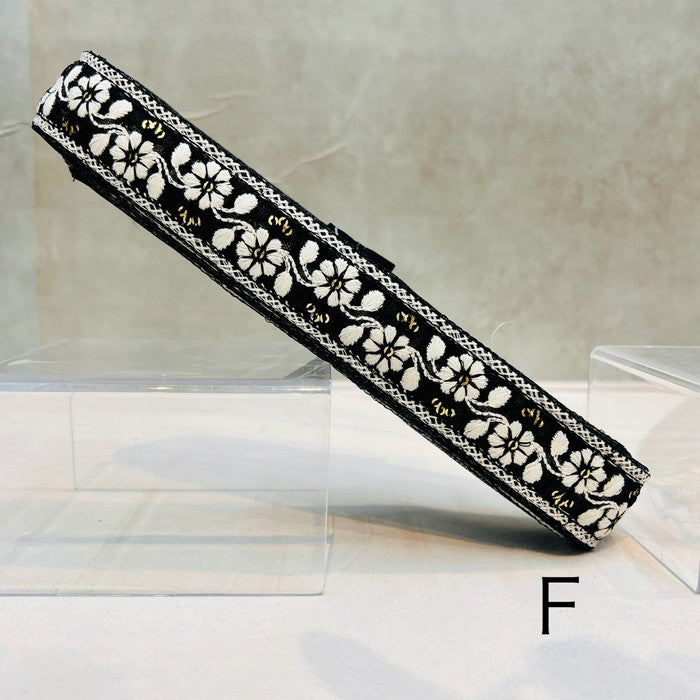 【50cm単位】 刺繍リボン 細幅 柔らかな調べ 白い花の ネックレス チュール 幅約2.8cm 240216001