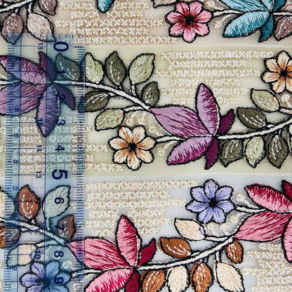 【50cm単位】 刺繍リボン カラフルで 美しい 雨上がりの雫に 煌めく花 チュール 幅約5.1cm 240408001