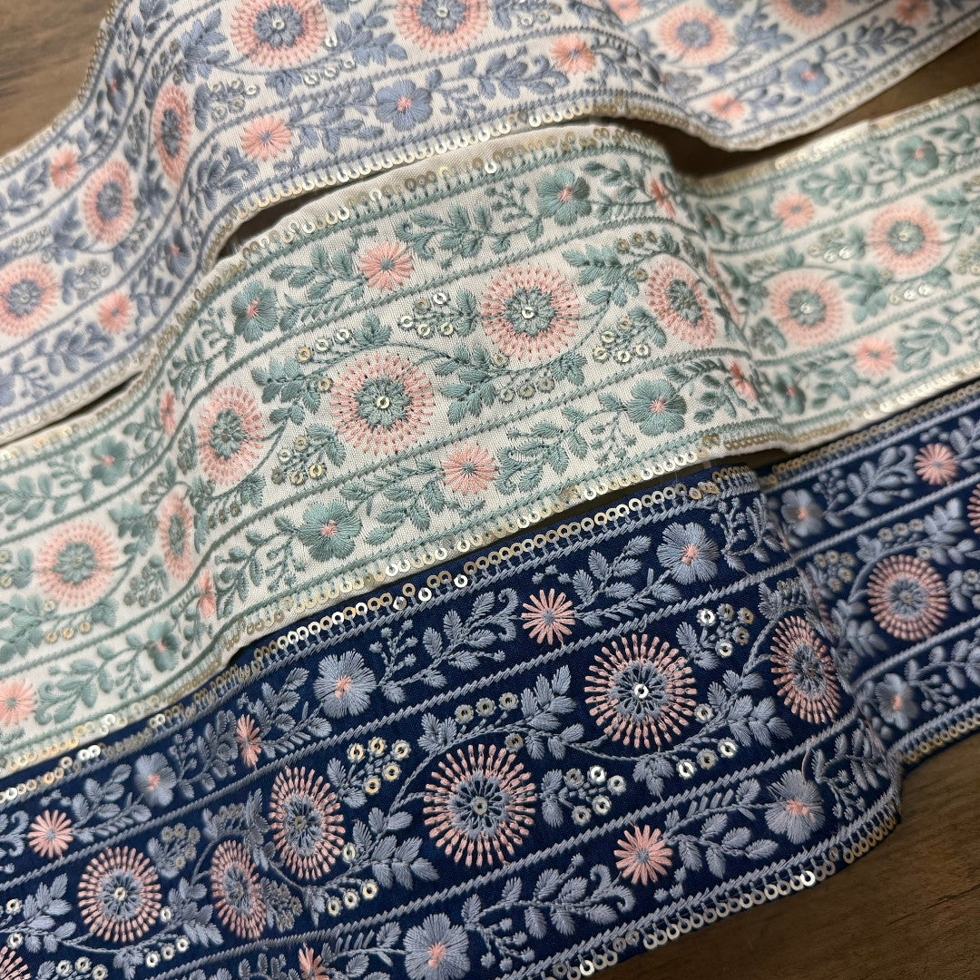 刺繍リボン-【50cm単位】 刺繍リボン 広幅 幅広 太幅 インド刺繍リボン スパンコール 布地 シャーロットの花壇 幅約8.9cm 240408020-心が躍る刺繍リボン屋 by船場マップ