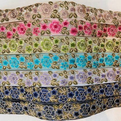 【50cm単位】 刺繍リボン 金の糸がキラリ ビビットなカラーに ドキッ 華麗なる薔薇 チュール 幅約4.2cm 240808003