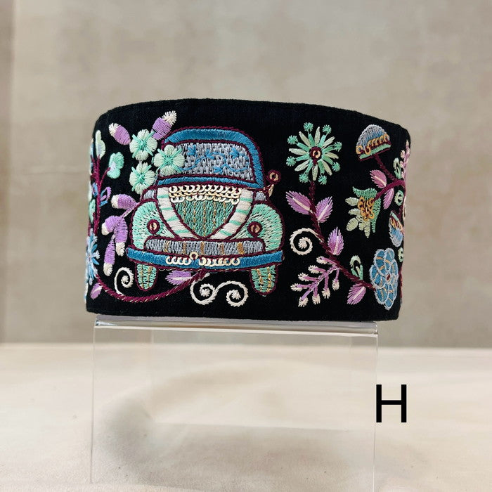 【50cm単位】 刺繍リボン 太幅 カラフルキュート 花咲く街を 車で ドライブ 布地 幅約6.8cm 240912001