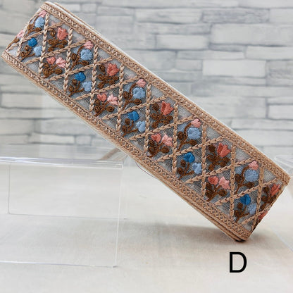 【50cm単位】 刺繍リボン チュールの 優しさ 可憐なチューリップと 小花の コラボ チュール 幅約5.5cm 241219004