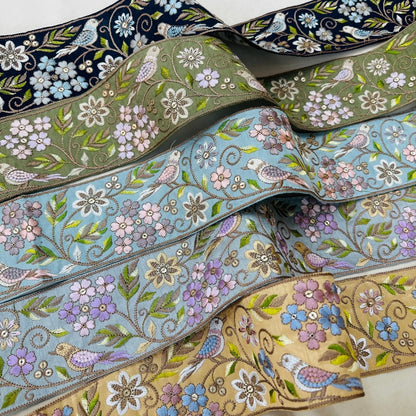 【50cm単位】 刺繍リボン 広幅 幸せを呼ぶ鳥と桜 インド刺繍リボン スパンコール 布地 幅約8cm 250907001