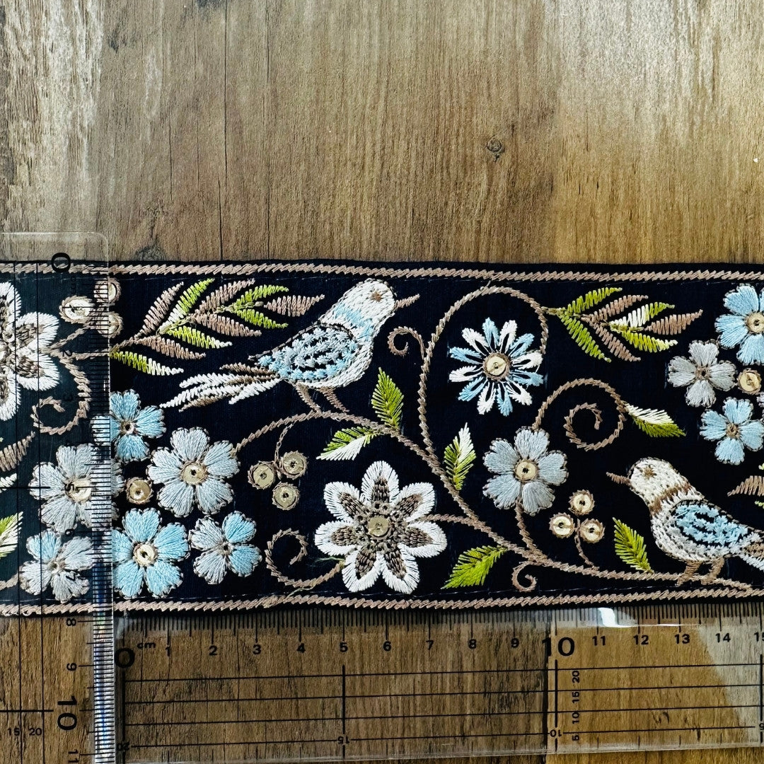 【50cm単位】 刺繍リボン 広幅 幸せを呼ぶ鳥と桜 インド刺繍リボン スパンコール 布地 幅約8cm 250907001