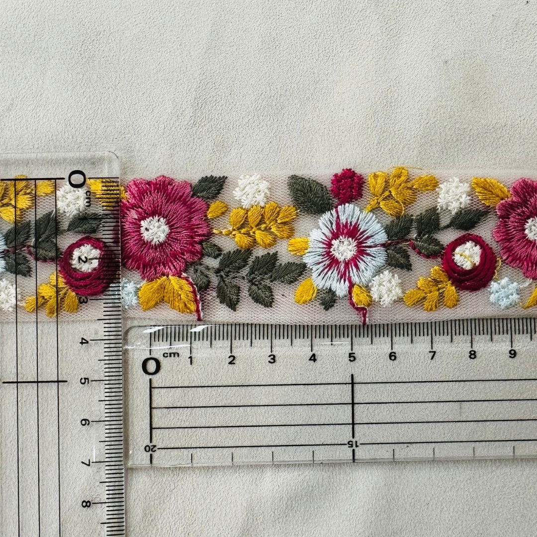 【50cm単位】 刺繍リボン 細幅 花盛りはくすみカラーとともに１ インド刺繍リボン ノンスパンコール チュール 幅約3.5cm 250907003