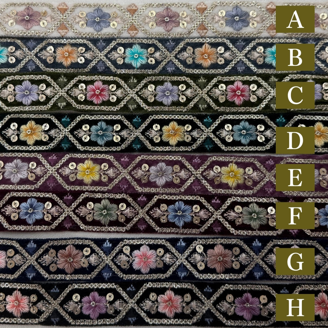 【50cm単位】刺繍リボン 細幅 インド刺繍リボン スパンコール 布地 ポーチュラカ夫人のベルベット 幅約2.7cm 251208001