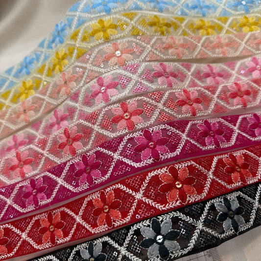 刺繍リボン-【50cm単位】刺繍リボン インド刺繍リボン 花格子レトロ刺繍リボン【ビビッドカラー】幅約3cm 260413003-心が躍る刺繍リボン屋 by船場マップ