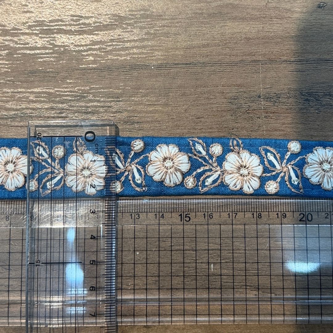 【50cm単位】 刺繍リボン インド刺繍リボン 細幅 布地  スパンコール 約2.2cm幅 約20mm～25mm 魔法にかけられて氷の結晶の花２ 260718003