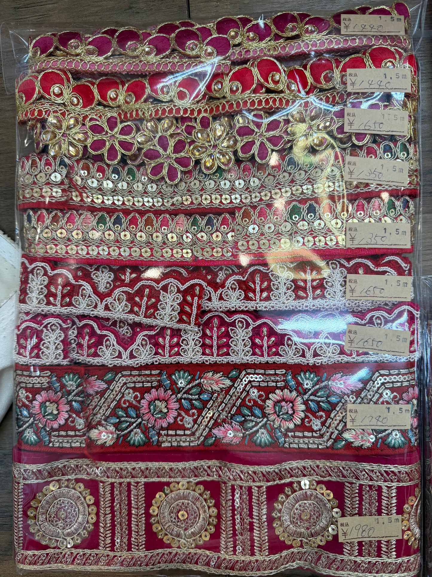 【ご予約商品preo2601001】赤い刺繍リボン1.5m x 22本