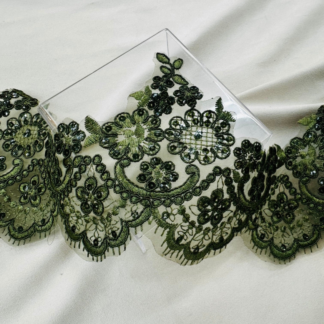 【50cm単位】 刺繍レース 同色系の刺繍糸 舞台に魅せられて サイズ約13.5cm slt2508002