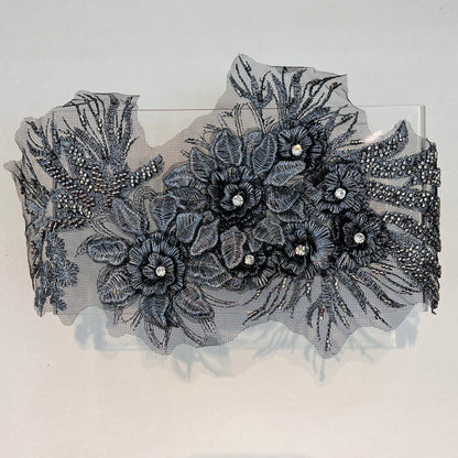 【1枚単位】立体デザイン 煌めく 白と黒 情熱の花 モチーフ サイズ約18cm×約34cm SMT2412008