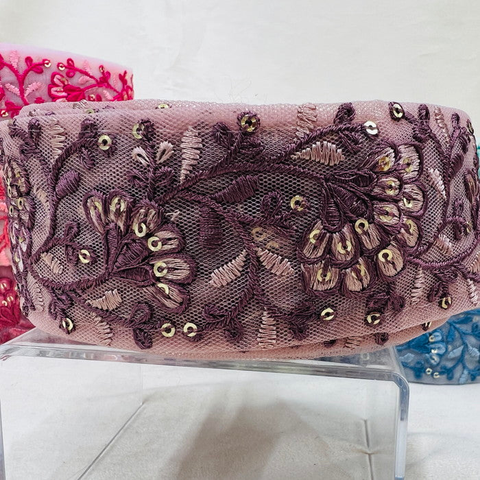50cm単位】 刺繍リボン シックでエレガント 同色糸で紡ぐ花柄