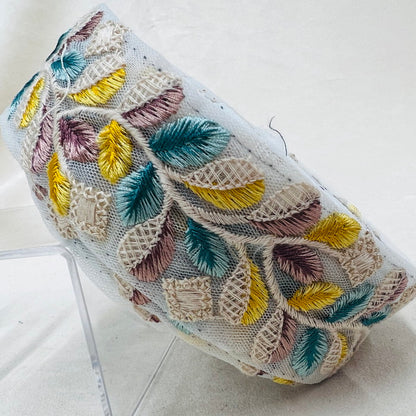 【50cm単位】 刺繍リボン 新芽が躍る 柔らか蔦柄刺繡リボン チュール 幅約4.8cm 230404006