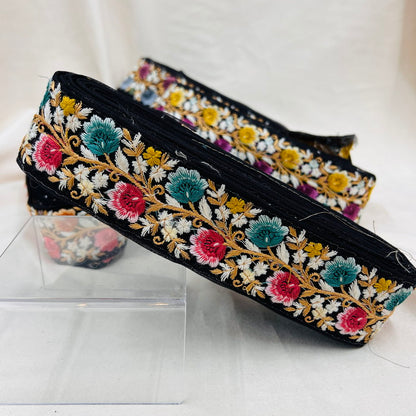 【50cm単位】 刺繍リボン ノンスパンコール  真夜中の約束 咲き乱れる花たち チュール 幅約5cm 23040626002