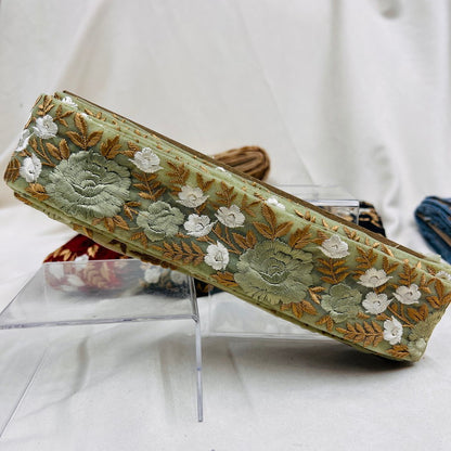 【50cm単位】 刺繍リボン ノンスパンコール 情熱の薔薇 女王の佇まい チュール 幅約5.2cm 23040626023