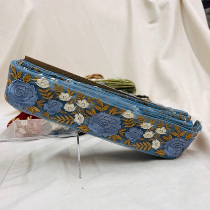 【50cm単位】 刺繍リボン ノンスパンコール 情熱の薔薇 女王の佇まい チュール 幅約5.2cm 23040626023