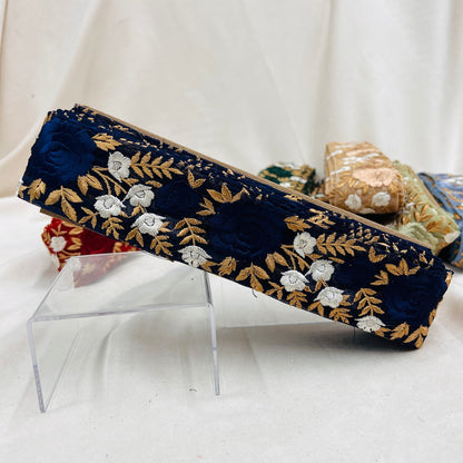 【50cm単位】 刺繍リボン ノンスパンコール 情熱の薔薇 女王の佇まい チュール 幅約5.2cm 23040626023